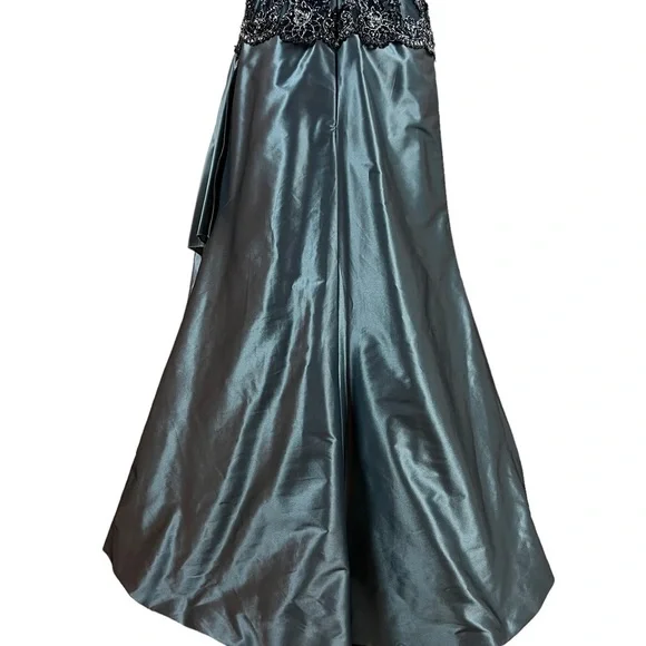 Rina do Montella evening gown A tradition of classic elegance size 8 - Picture 8 of 15